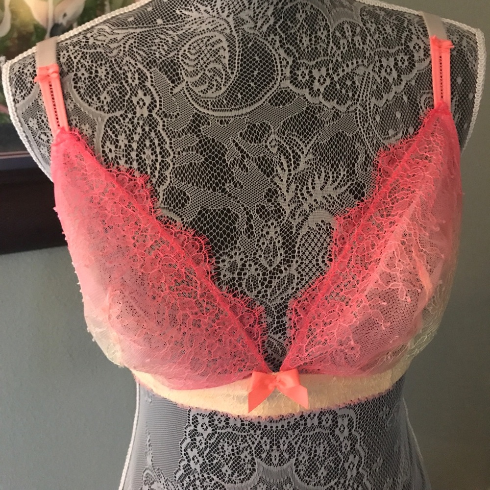 Victoria's Secret Very Sexy Unlined Plunge